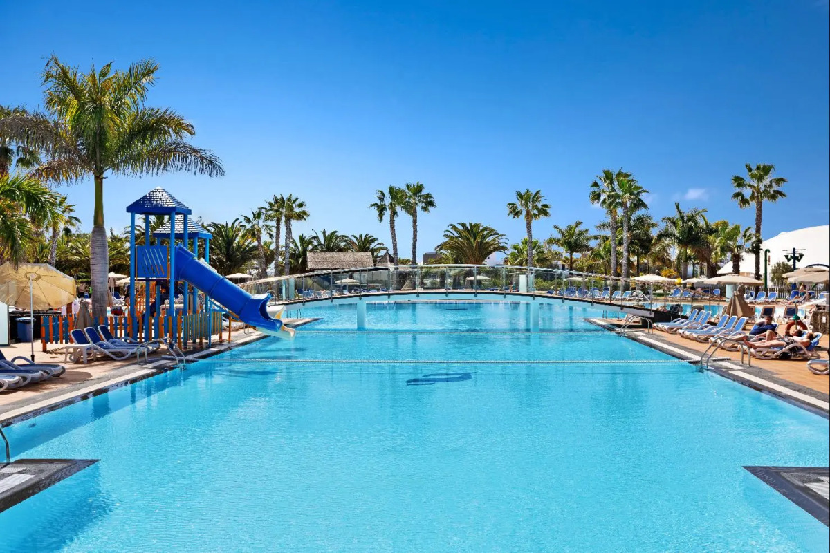 Отель THB Tropical Island Aparthotel