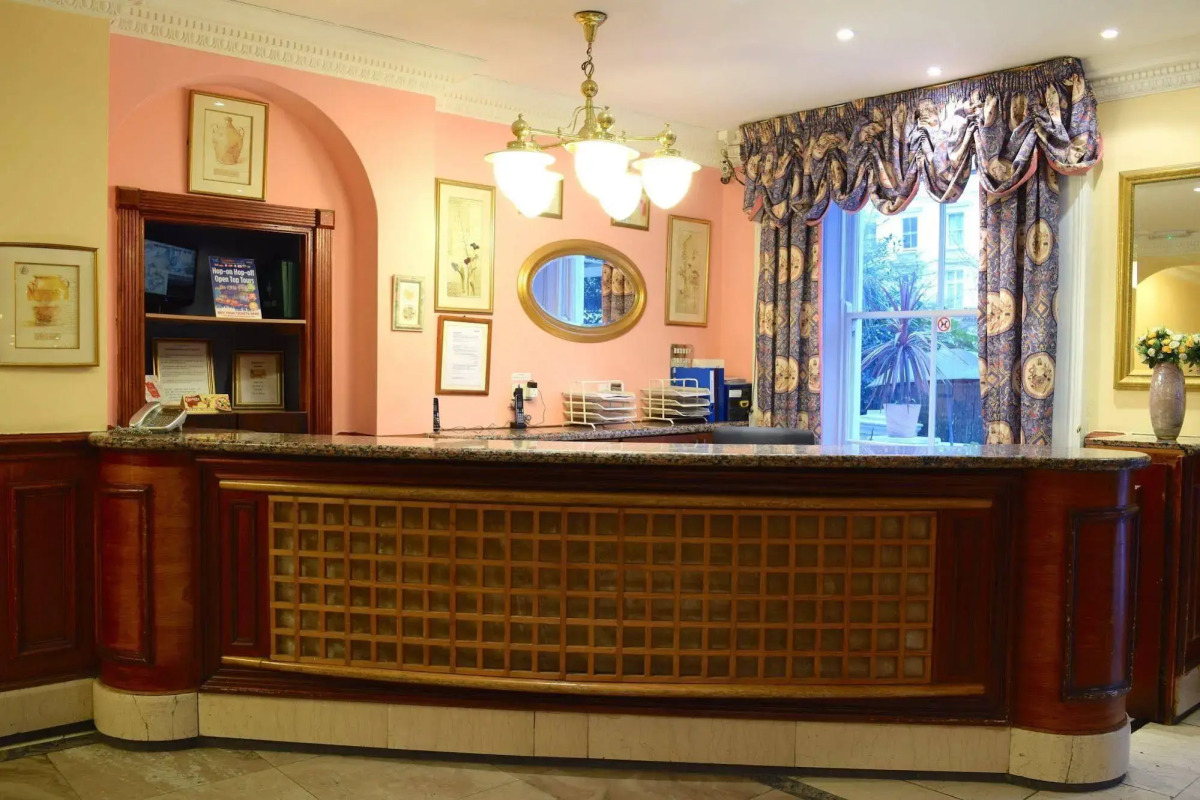 Pembridge Palace Hotel