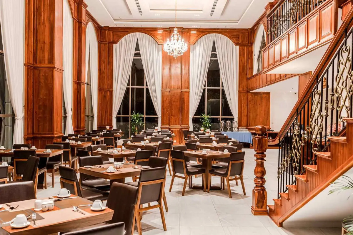 Sea Breeze Hotel & Villa