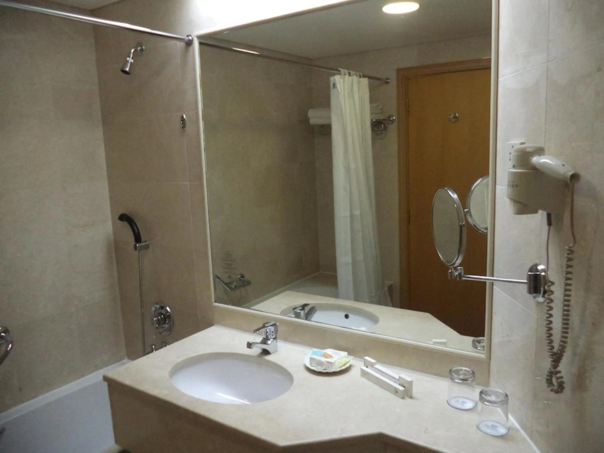 Grand Continental Hotel