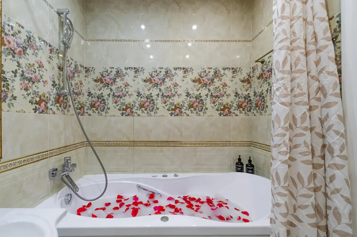 Квартирное бюро Крылья на улице Ивана Франко 7