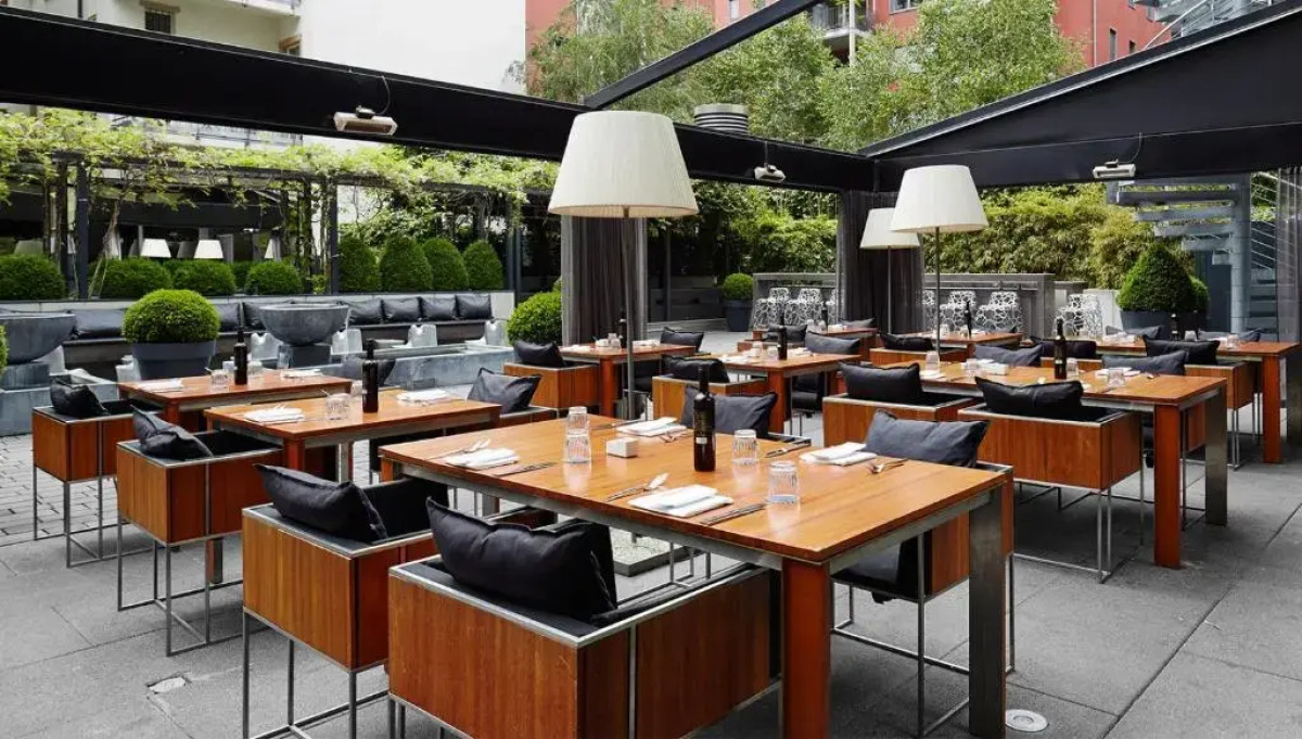 Roomers Frankfurt Central, Autograph Collection