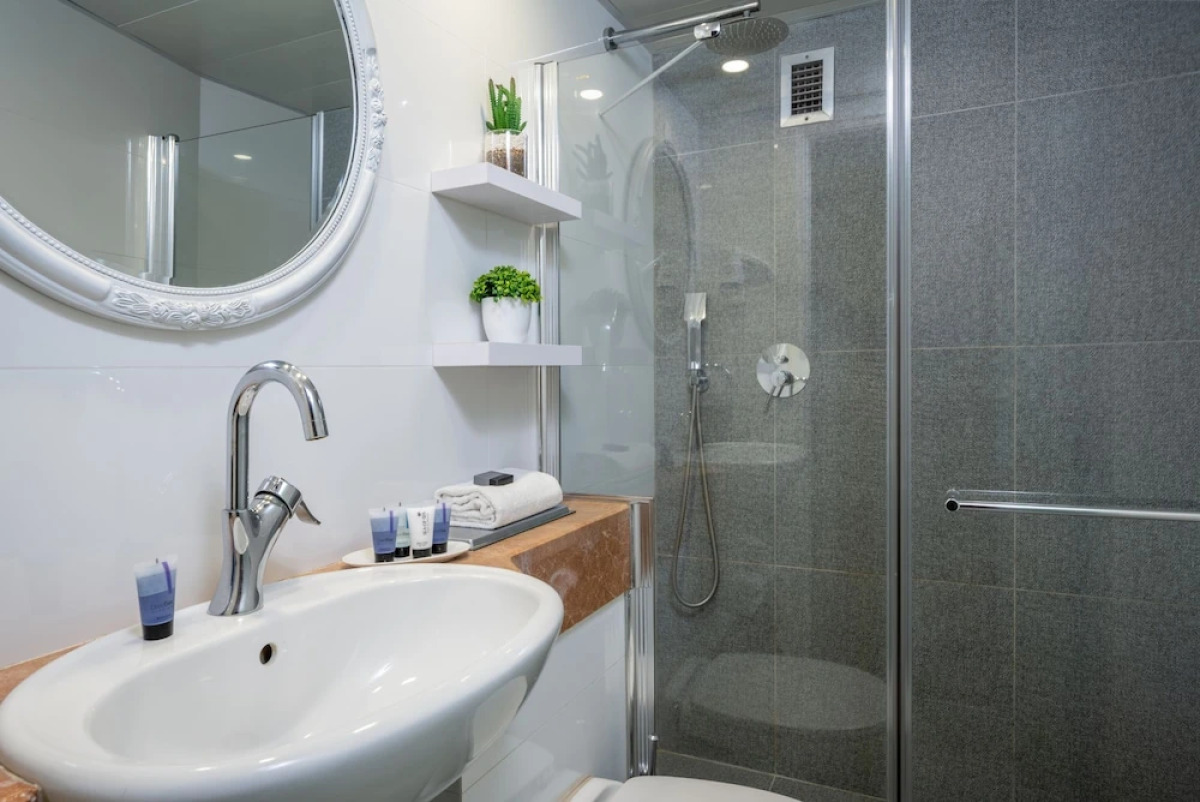 Maxim Hotel Tel Aviv Adults Only (Отель для взрослых)