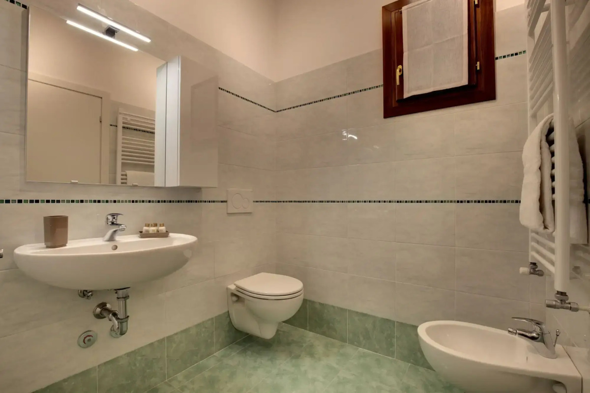 Accademia Opera Deluxe