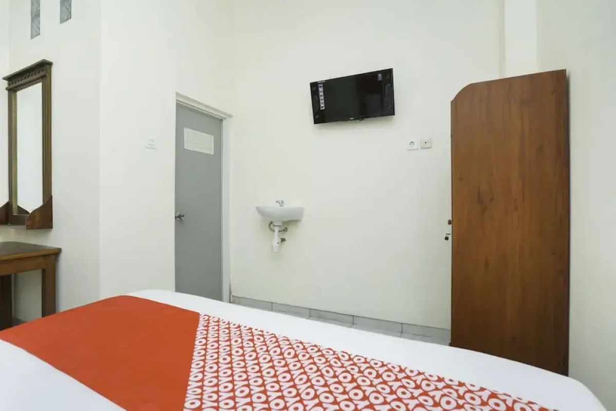 OYO 1642 Penginapan Anggrek Syariah 2