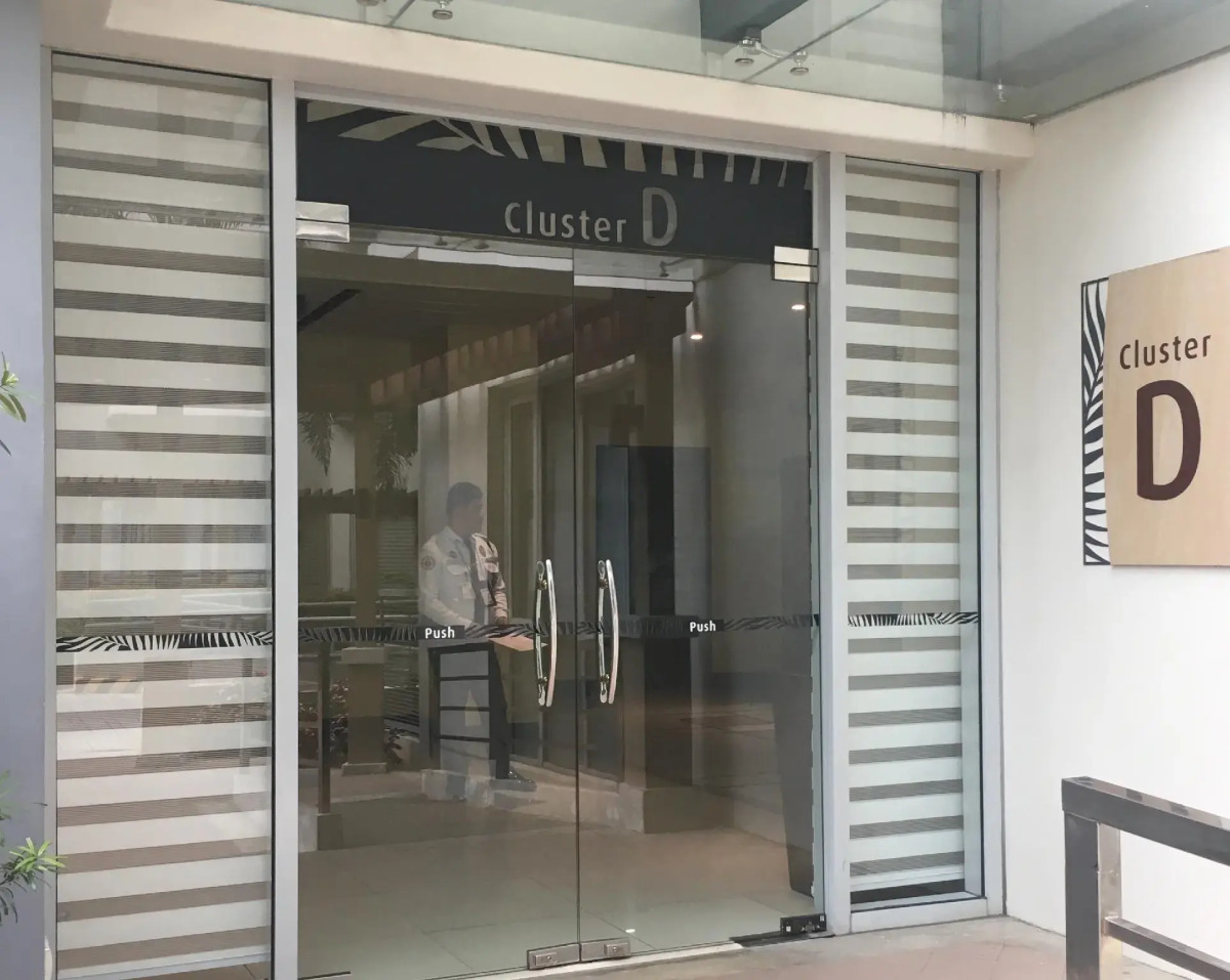 H&M Management @ One Palm Tree Villas