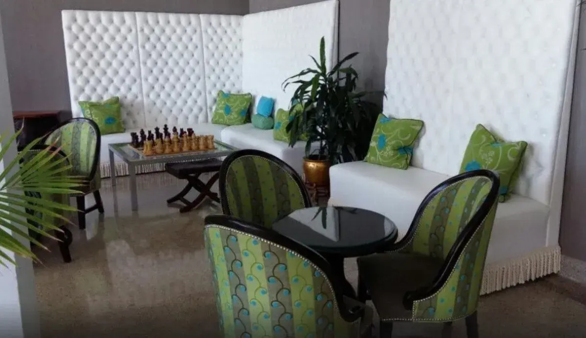 Sherry Frontenac Oceanfront Hotel