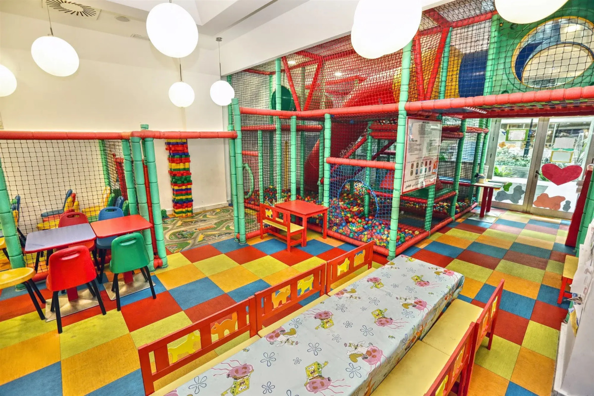 Holiday World RIWO - Teens Hotel