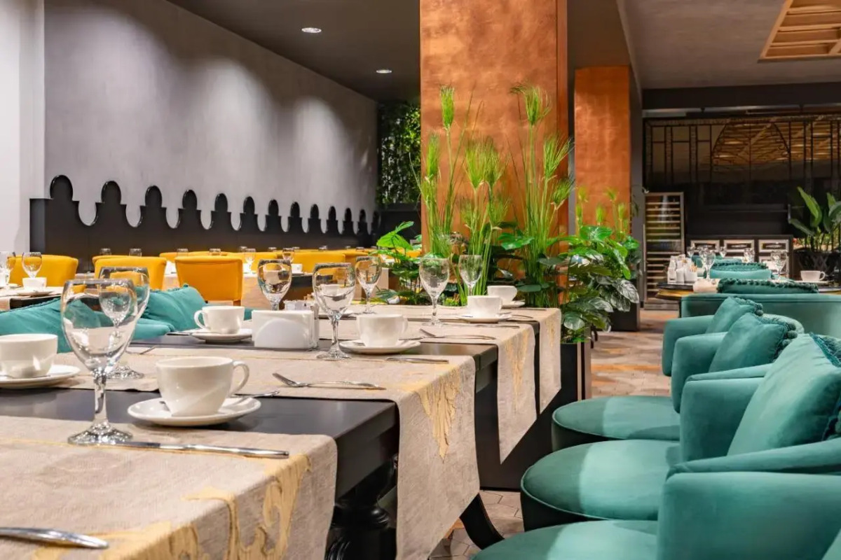 Les Ambassadeurs Marina Hotel & Casino