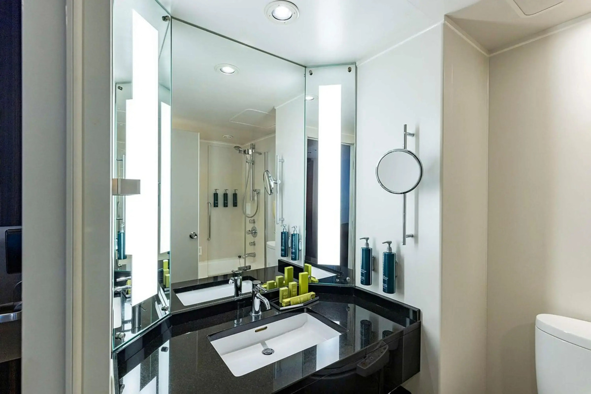 Friendly DH Naissance Hotel by Mindrum Group