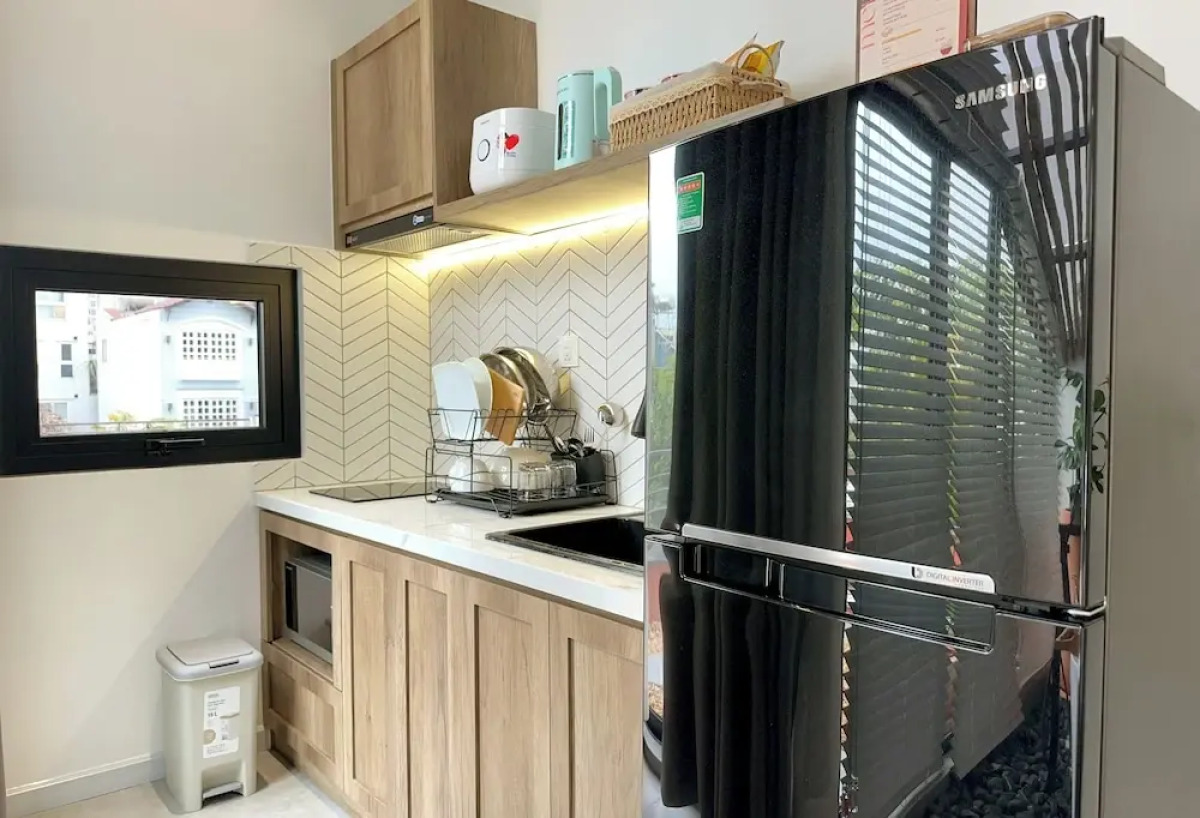 Kin Wander Tan Phong, The Moonage