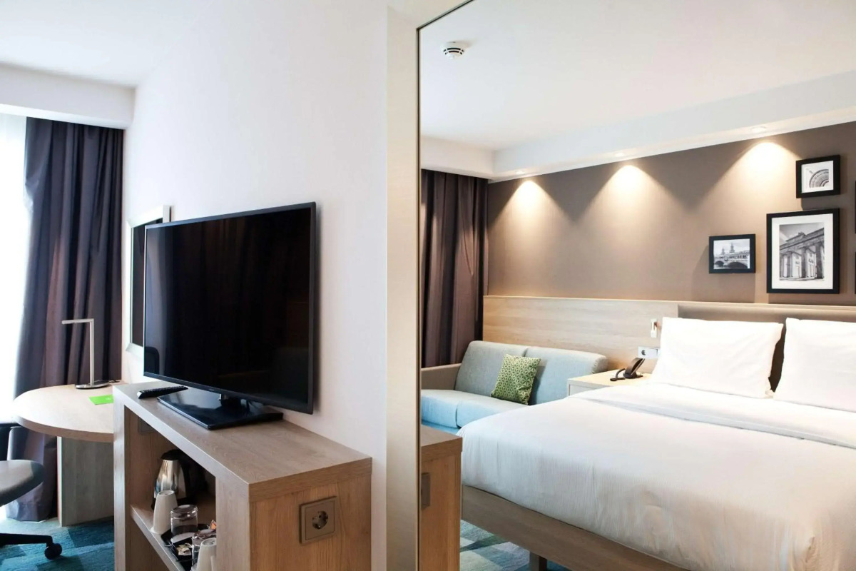 Hampton by Hilton Berlin City East Side Gallery