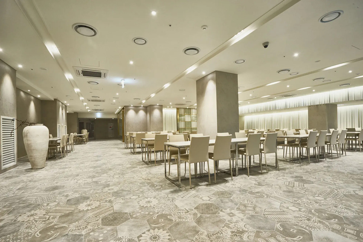 Royal Emporium Incheon Airport Hotel