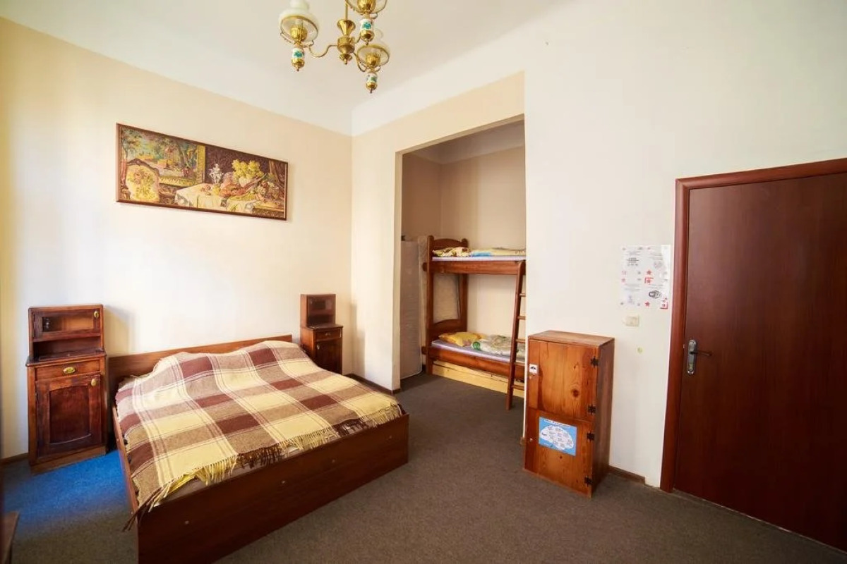 Hollywood Home Hostel