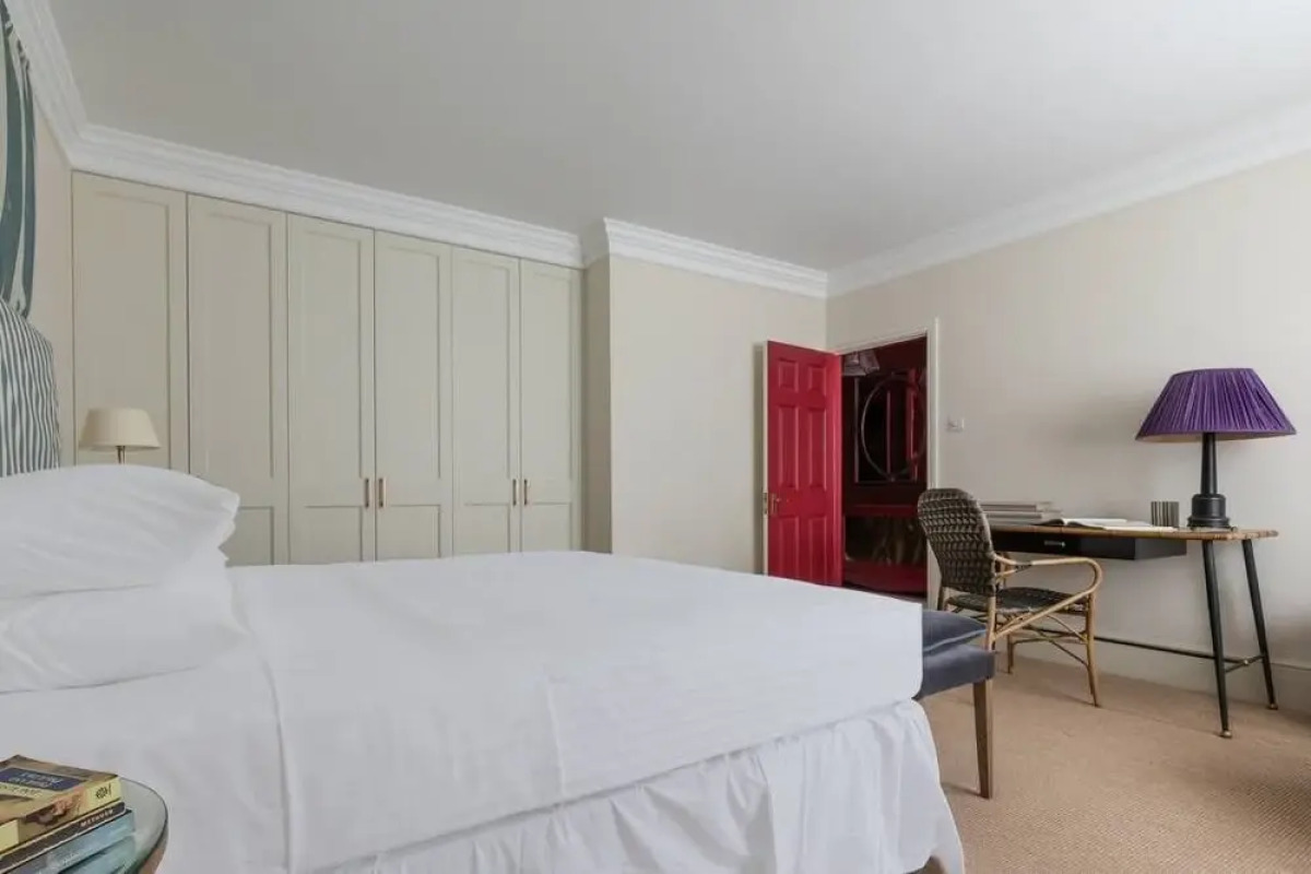 Tite Street IX by Onefinestay