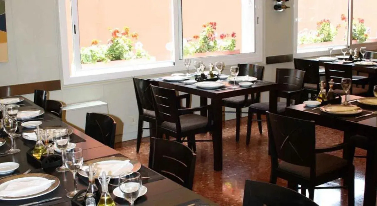 Отель Tres Torres Atiram