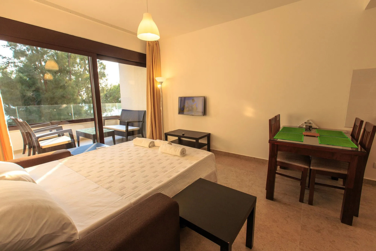 Apartments Kuce Lekovica snack bar- Bistro & Beach