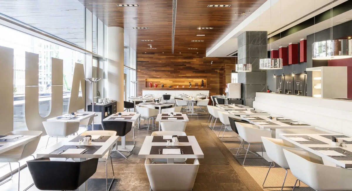 Отель ILUNION Atrium