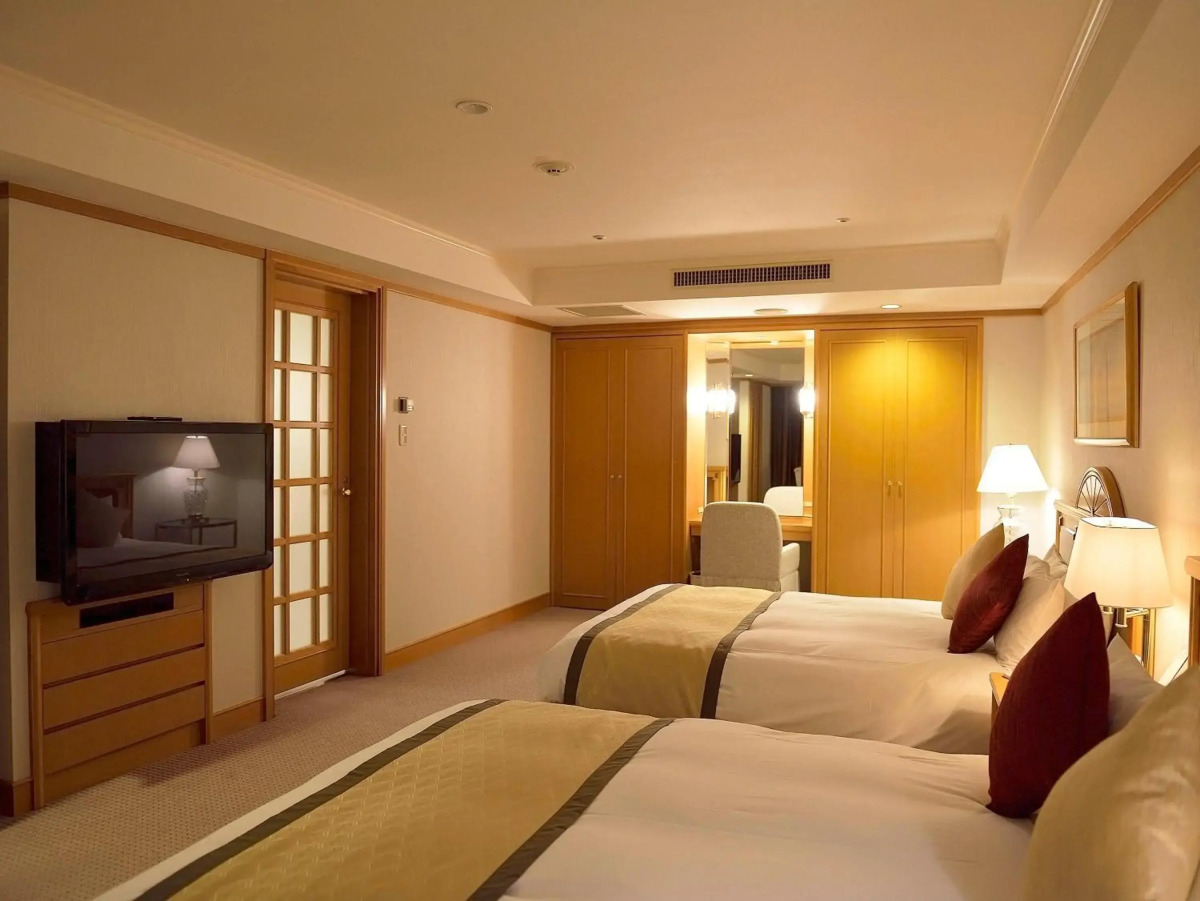 Отель Narita Tobu Hotel Airport