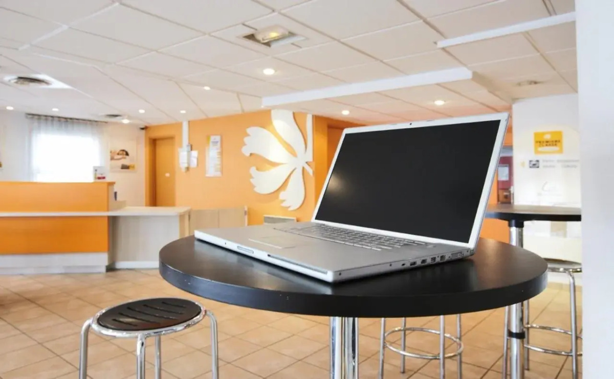 Premiere Classe Paris Ouest - Pont De Suresnes