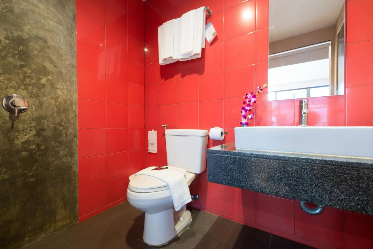 Alfresco Phuket Hotel