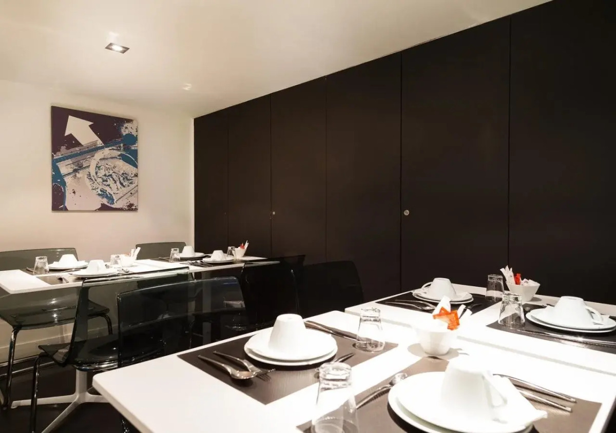 Hotel Arc de Triomphe Etoile