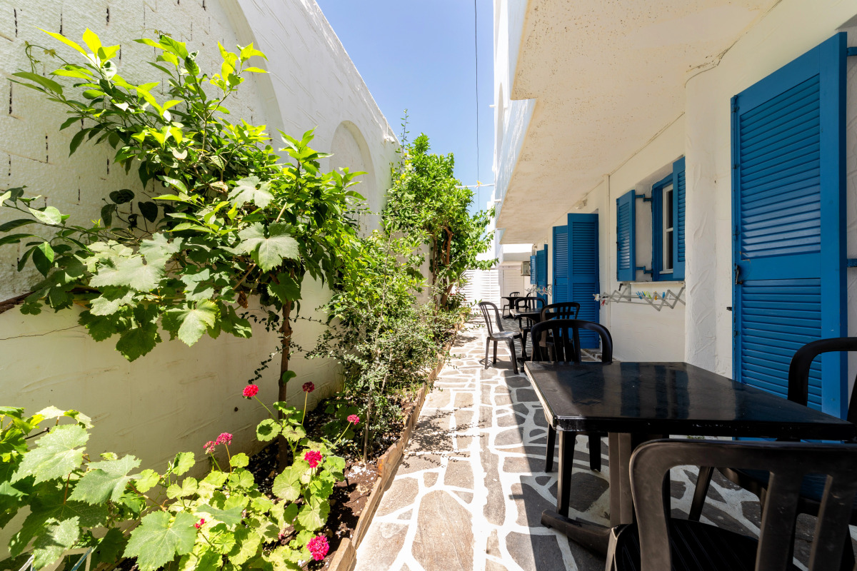 Stratos Studios & Apartments