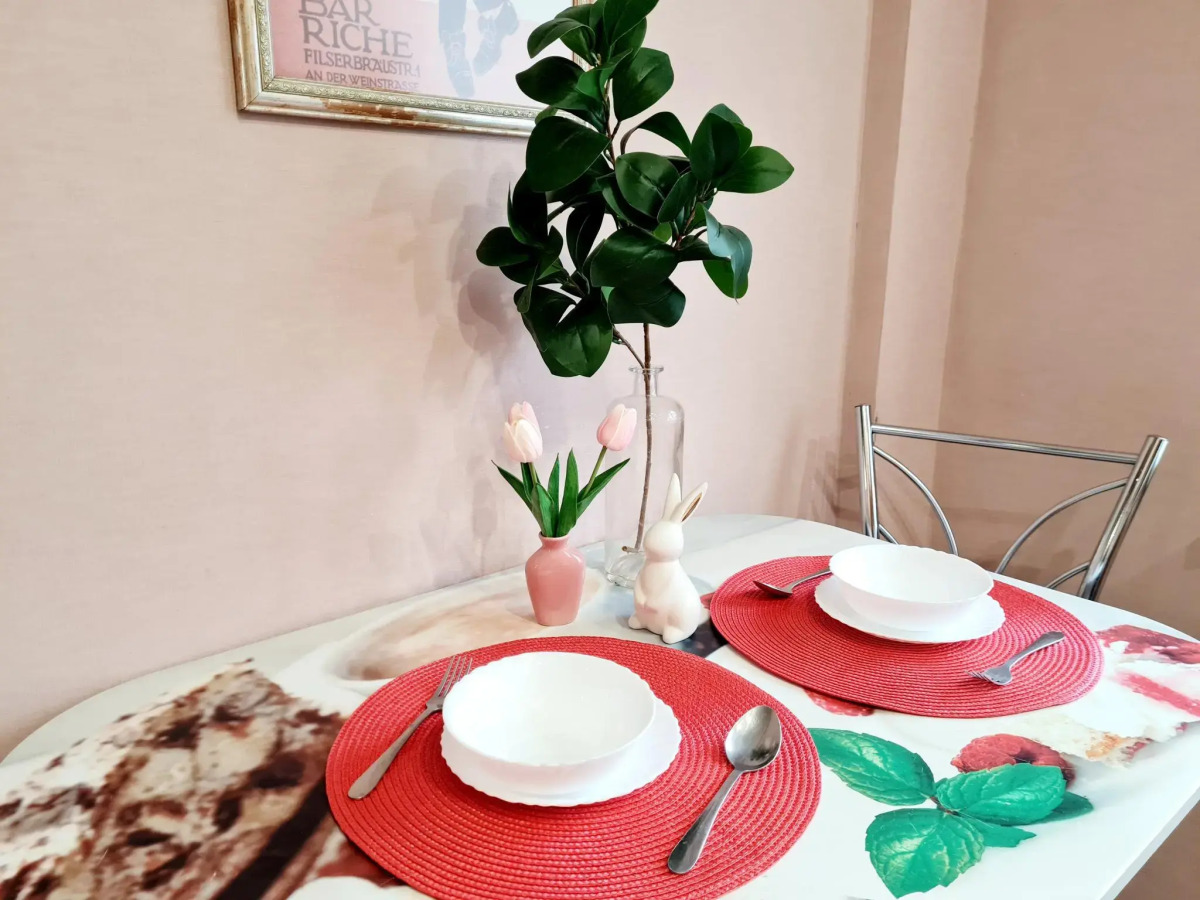 Белые ночи на улице Герцена 106