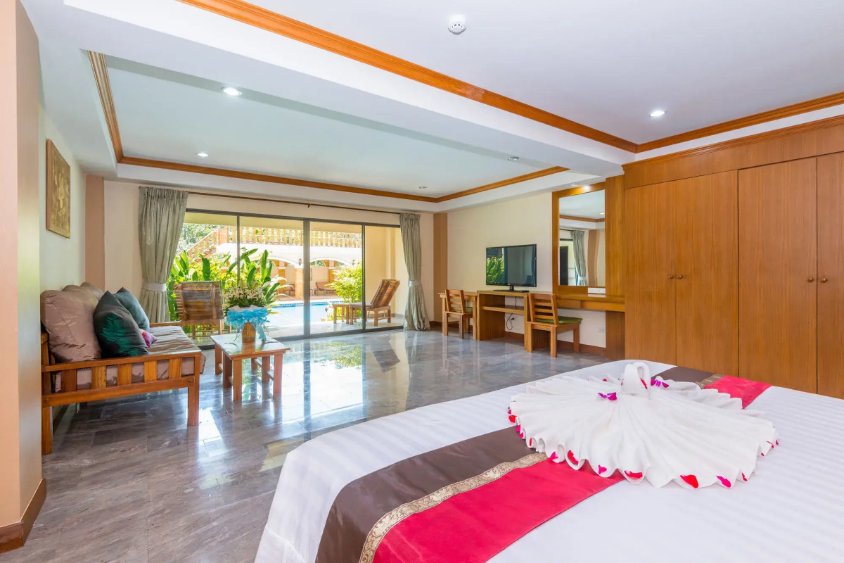 Отель Ocean Pie Phuket