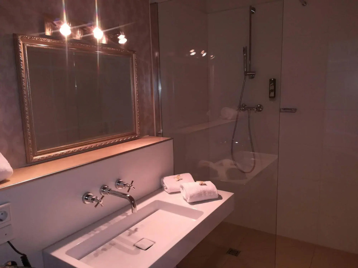 Apartmenthaus Hohe Straße UG