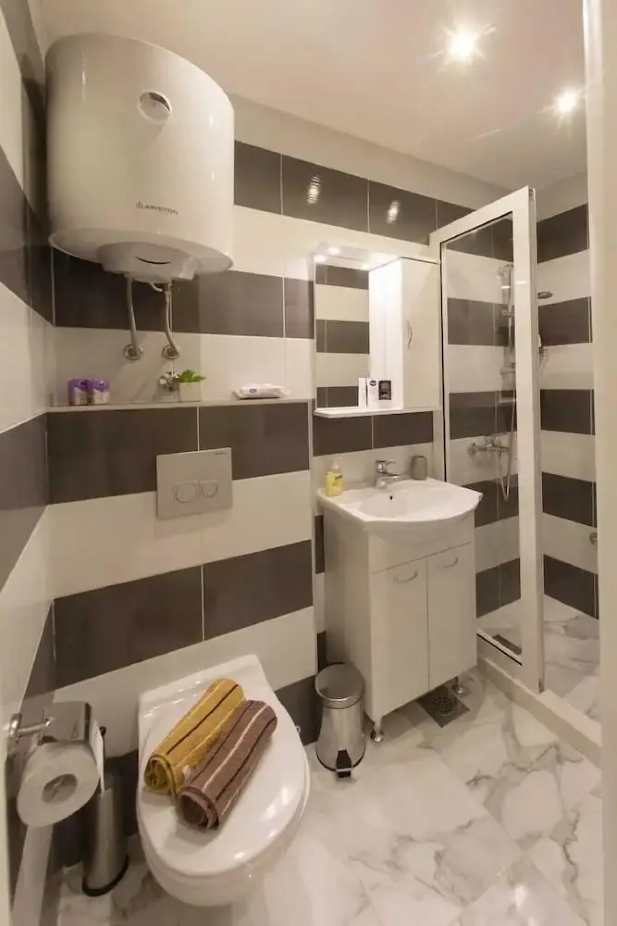 Appleline Apartments (Apple Studios & Rooms) 