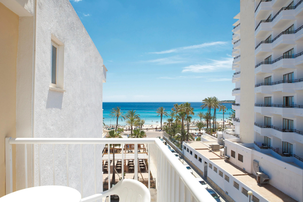 Universal Hotel Bikini