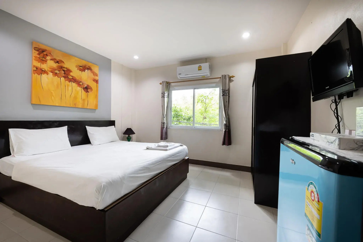 Baan Yuyen Karon Guesthouse