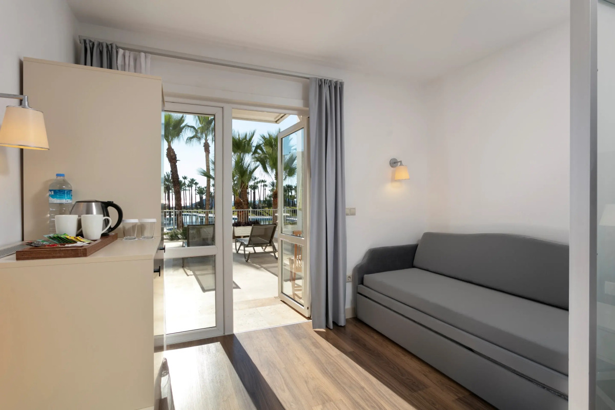 Seven Seas Hotel Blue