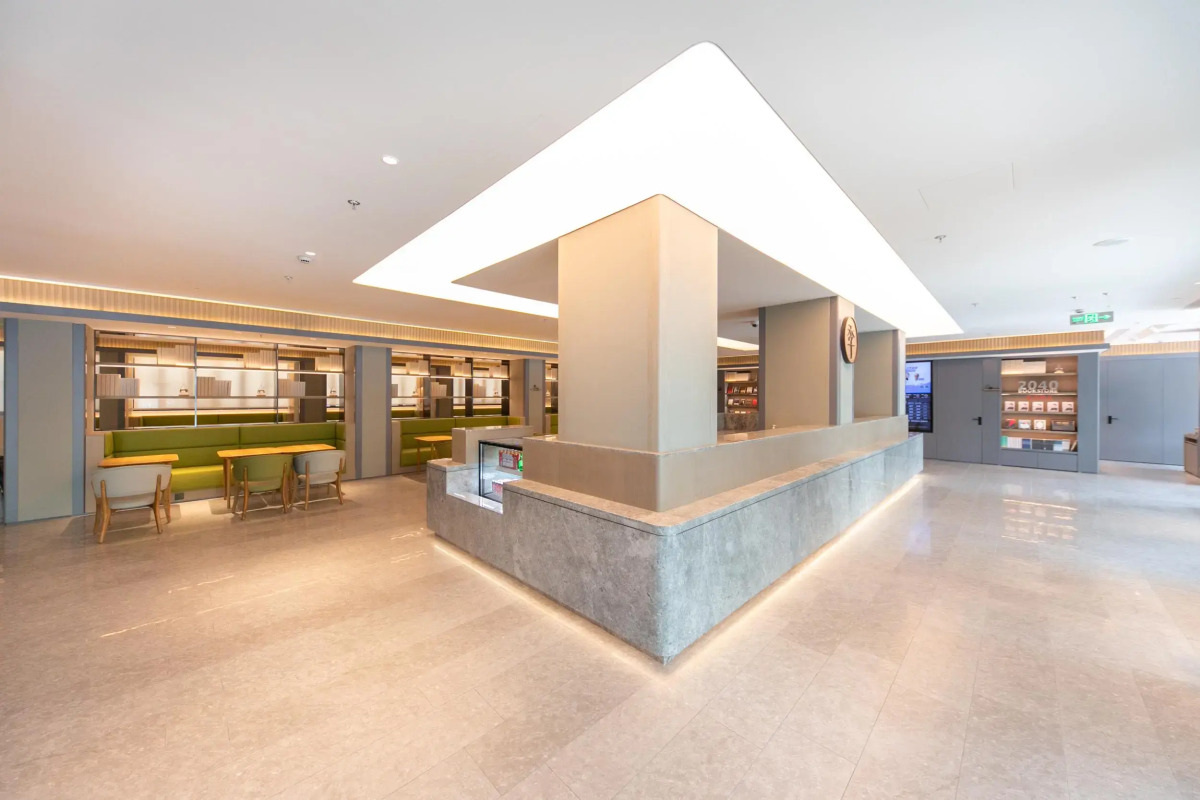 Ji Hotel (Shanghai Lujiabang Road Metro Station)