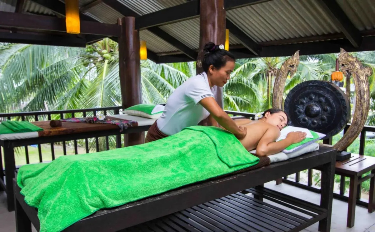 Palm Galleria Resort