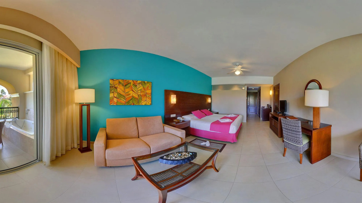 Now Larimar - Preferred Club Deluxe Pool/piscina View