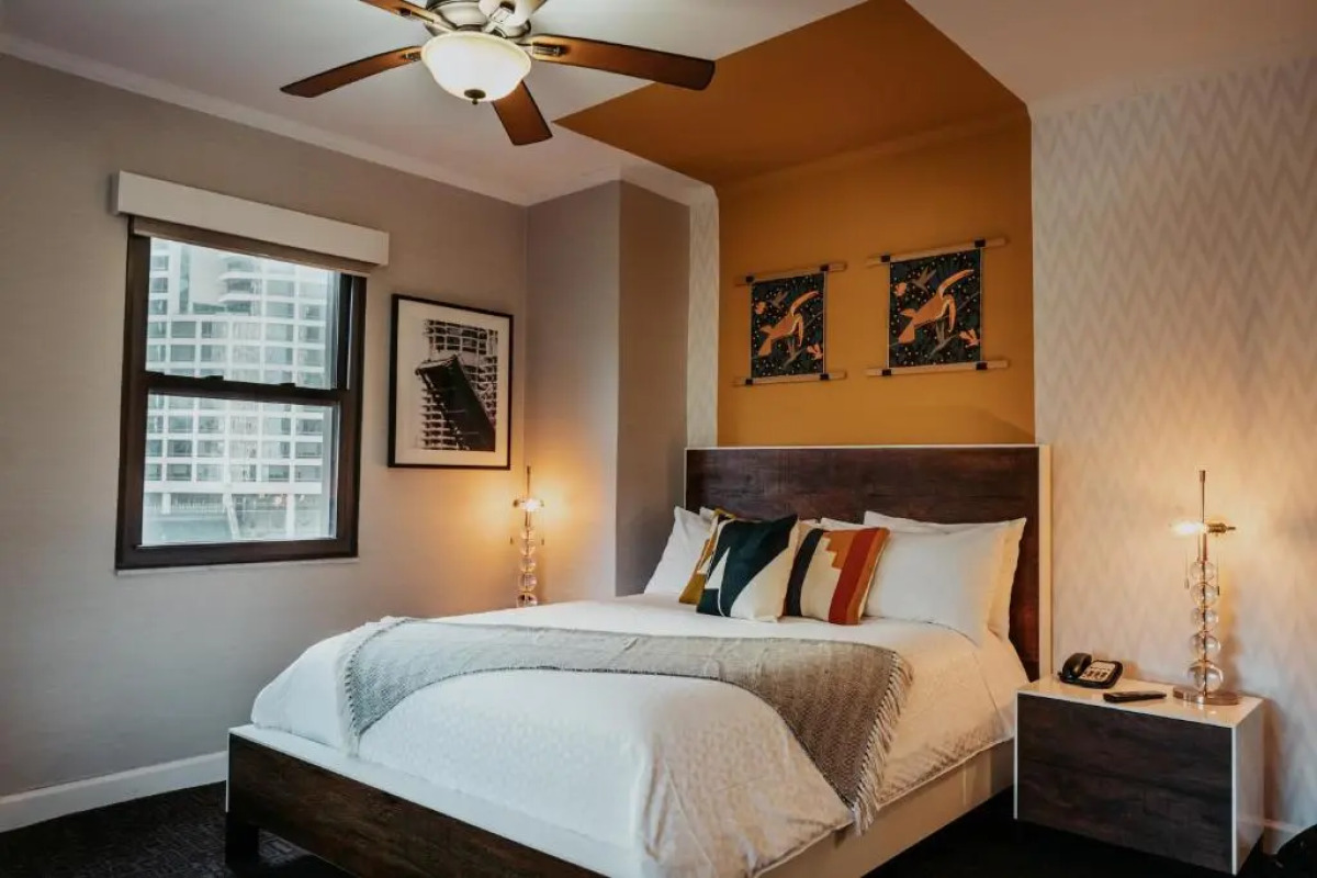 Tremont Hotel by SB at Chicago Magnificent Mile