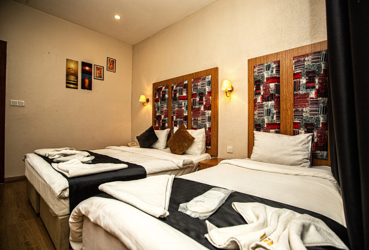 La Pazza Suites Hotel