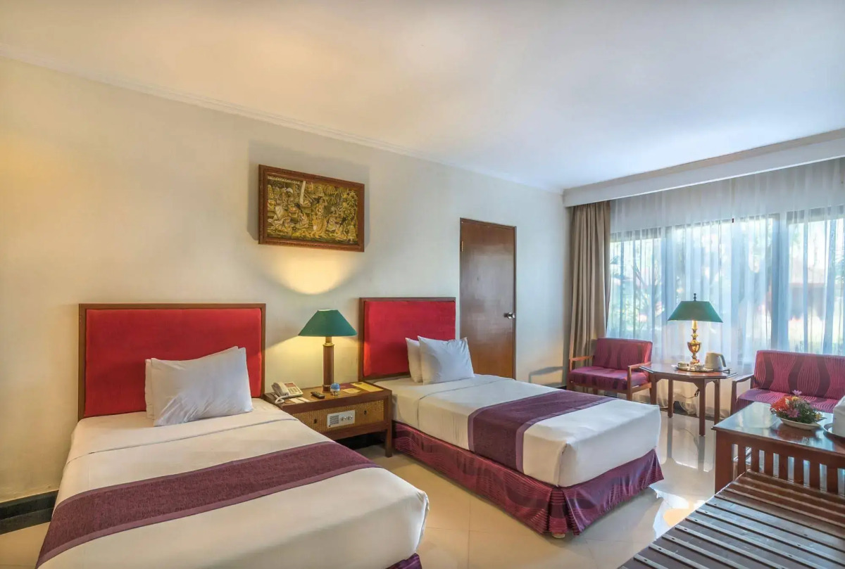 Отель Bali Beach