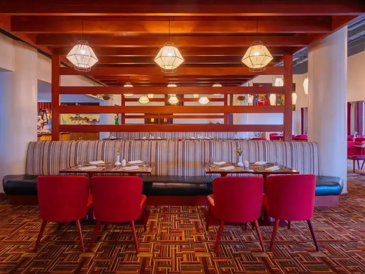 Отель Mövenpick Hotel & Residences Nairobi