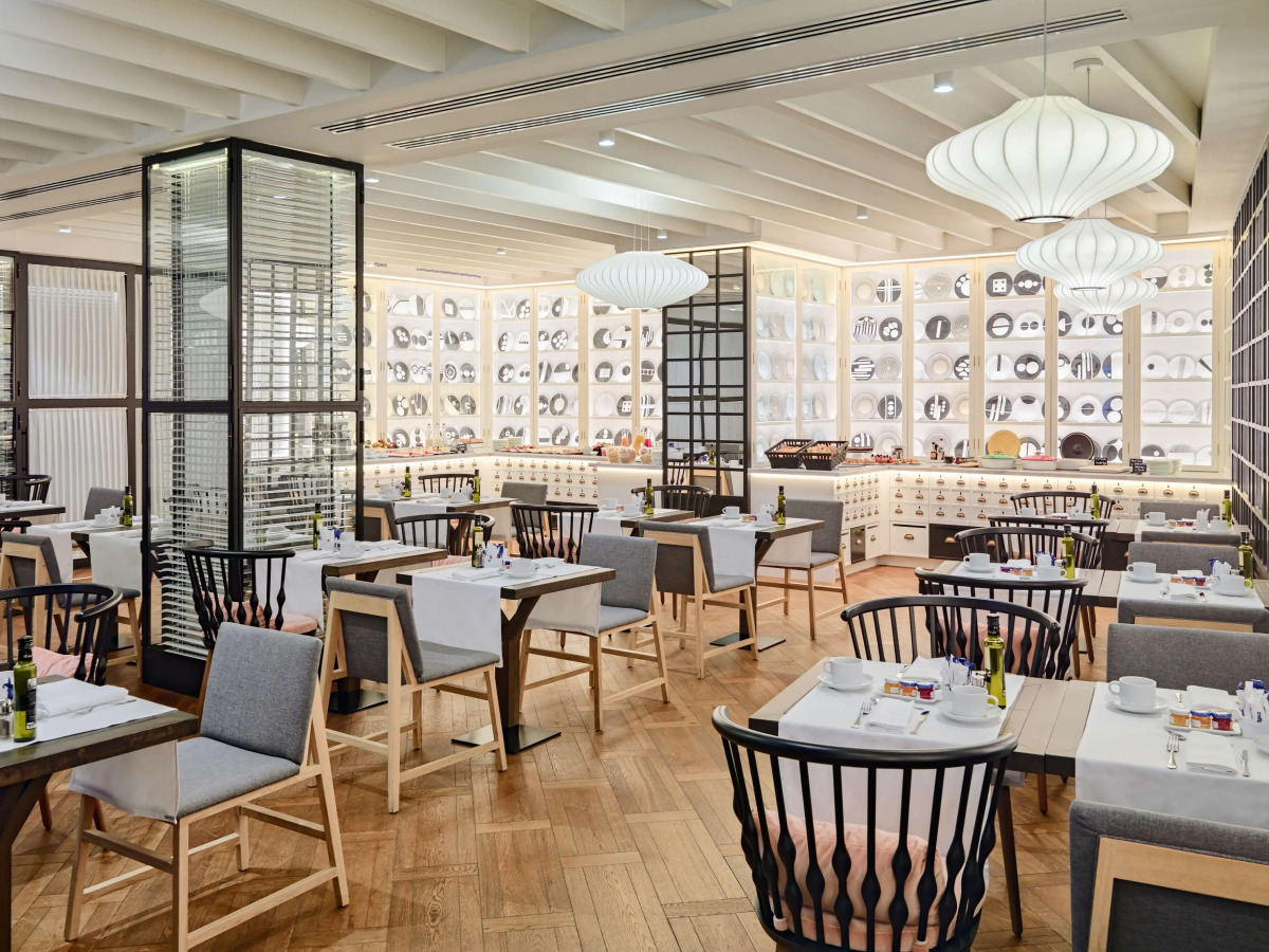 Отель H10 Universitat