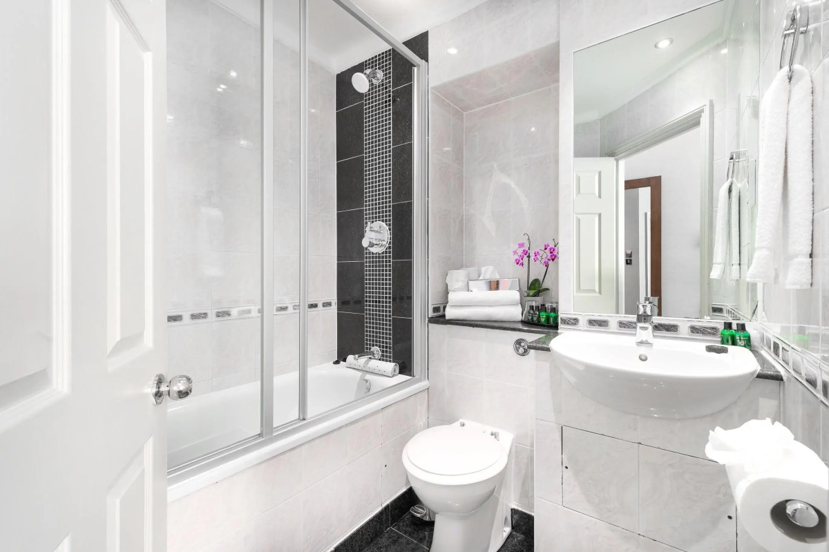 Gem Strathmore Hotel