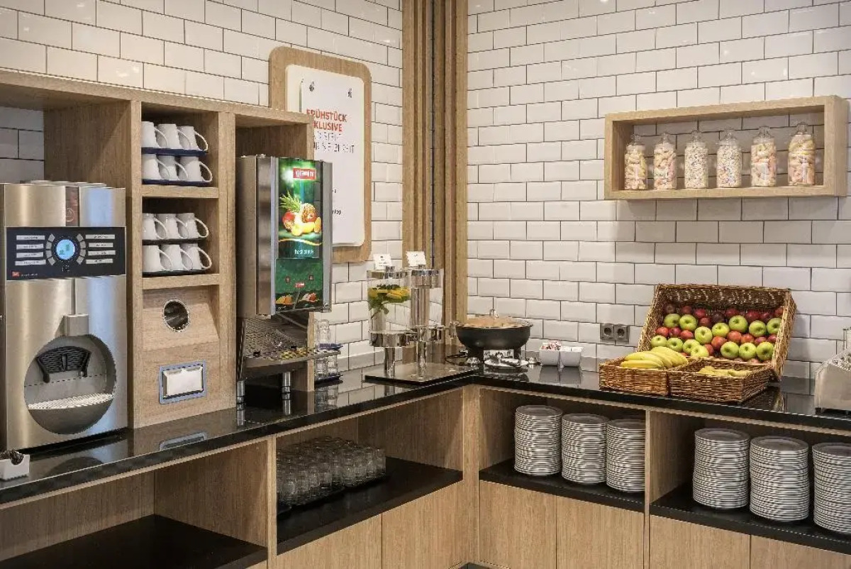 Premier Inn Cologne City Sud Hotel