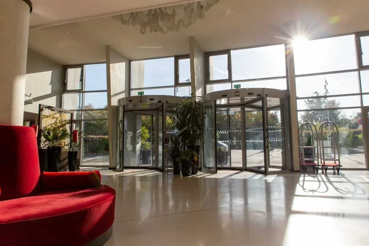 Отель Clarion Paris CDG Airport