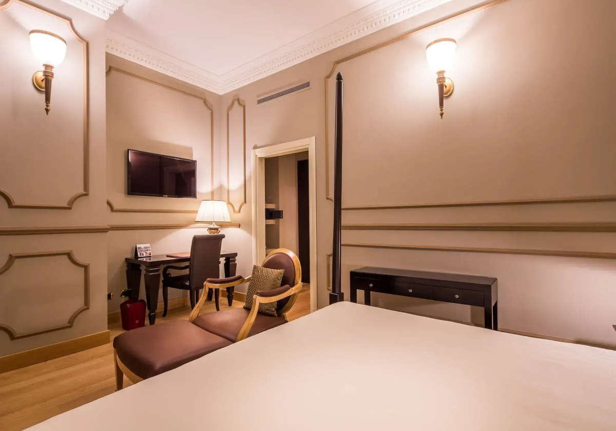 Grand Visconti Palace