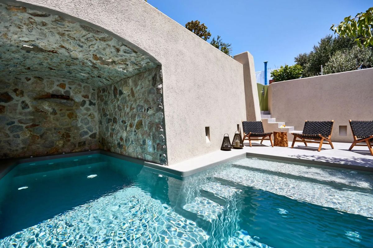 Aeon Suites - Adults Only