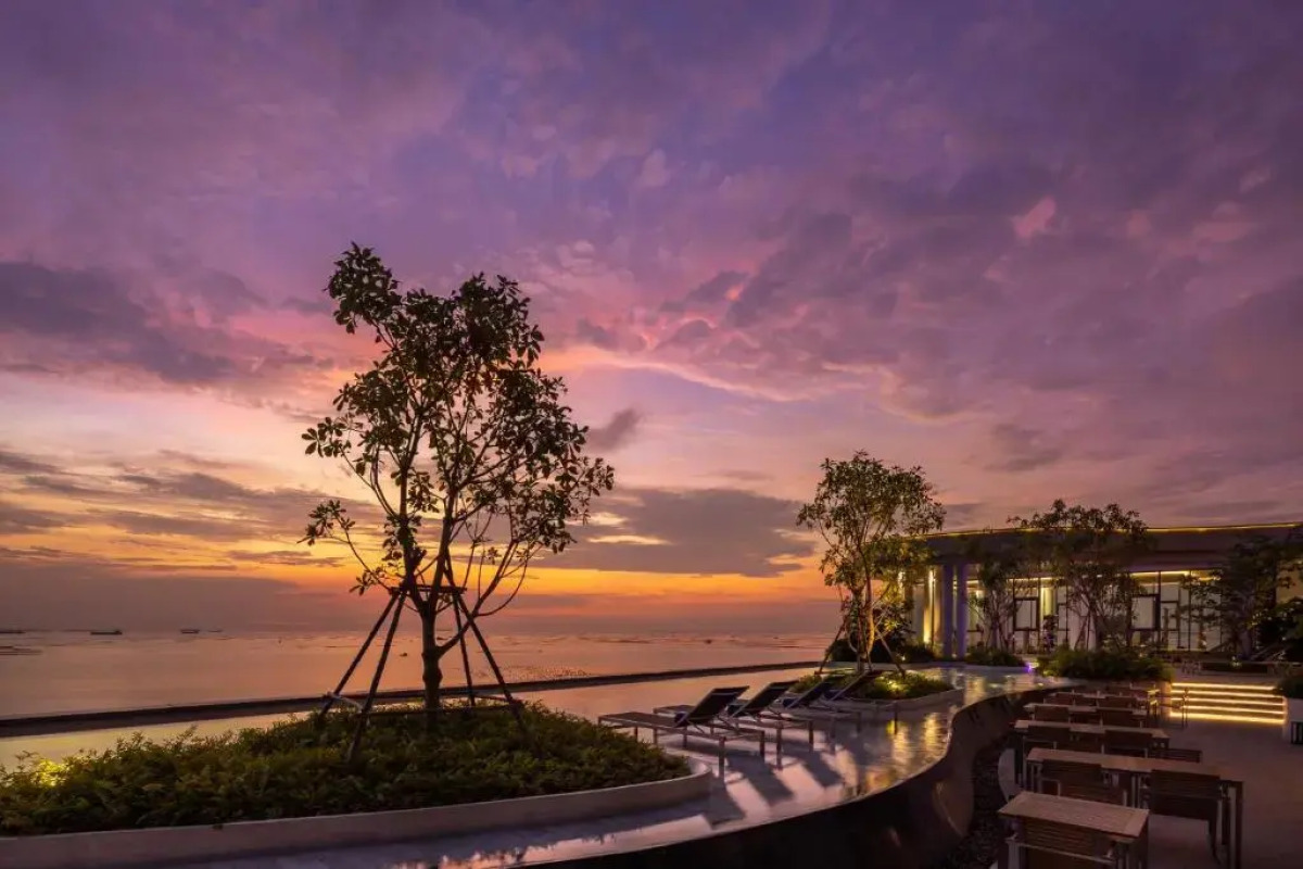 S. Sriracha Hotel and Residence