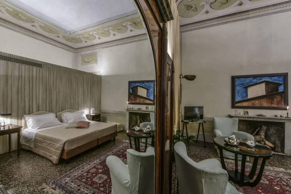 Residenza dEpoca Torre Dei Lari