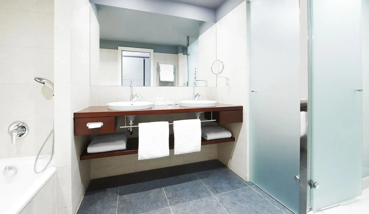 Le Meridien Ra Beach Hotel & Spa